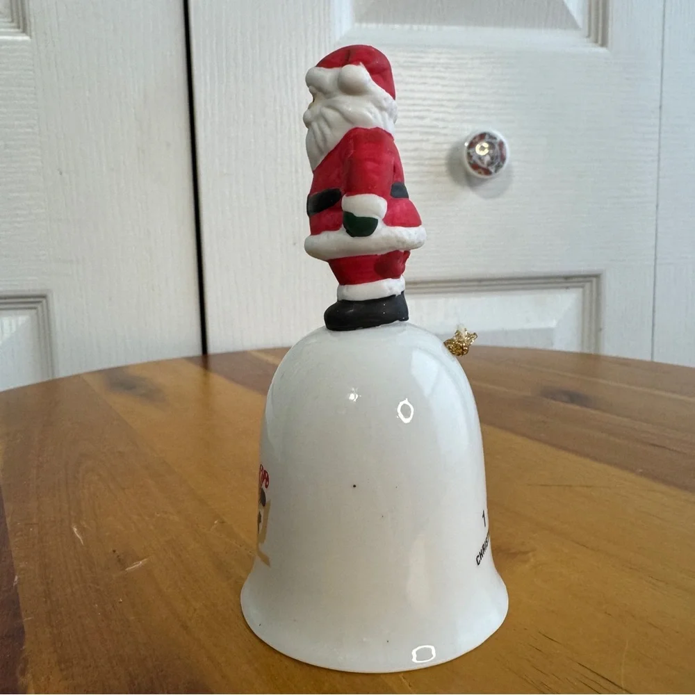 Vintage 1989 Santa Claus Christmas dinner‎ bell
